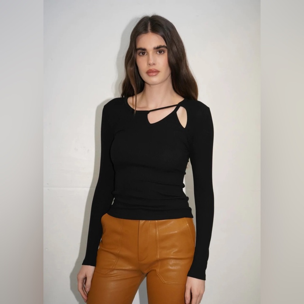 🎀LNA X REVOLVE Alouettte cut out ribbed top LARGE